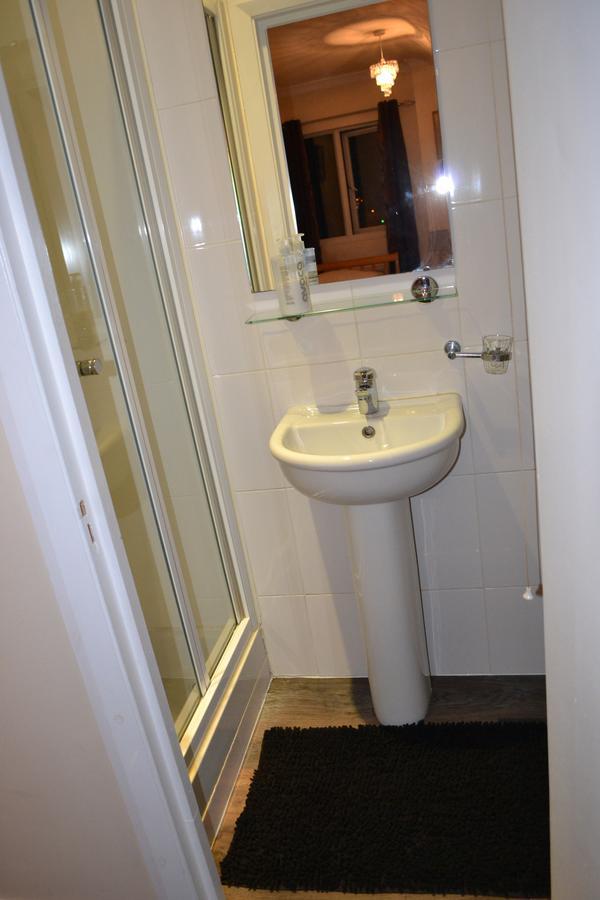 Annie'S Guest House Farnborough  Dış mekan fotoğraf