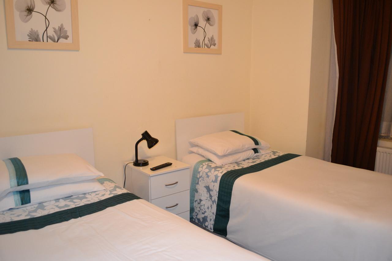 Annie'S Guest House Farnborough  Dış mekan fotoğraf